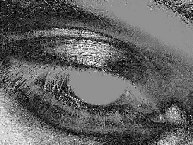 RÊVERIE Dives Into Shadows With Seductive New Single “dark eyes”